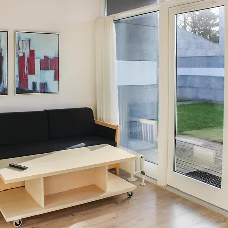 Stunning In With Outdoor Swimming Pool Apartmán *